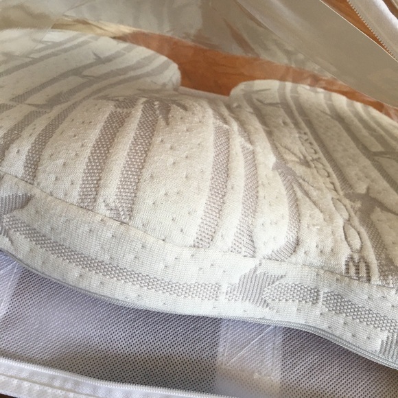 Luxury Bamboo memory foam ortho seat cushion like new! - Picture 3 of 7